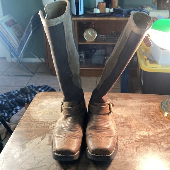 Chippewa square toe snake boots / engineer boots 9 women’s/8 men’s - Picture 2 of 8